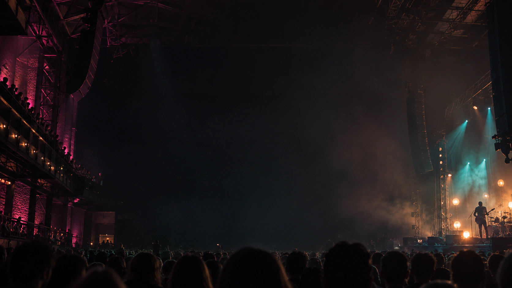 Concierto en vivo con luces de escenario y público